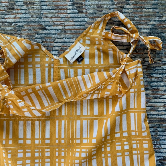 Universal Threads Tank - Picture 4 of 7